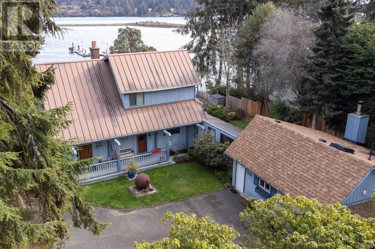 Salty Towers Ocean Front Cottages Sooke Exterior photo